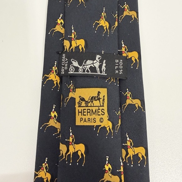 Hermes Men's Tie Equestrian Horses Black/Gold Silk 7225 UA 3.25